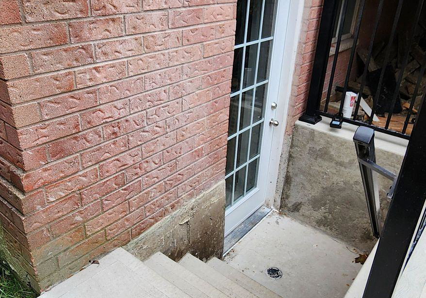 15-dagwell-crescent-ajax-ontario-e13627104