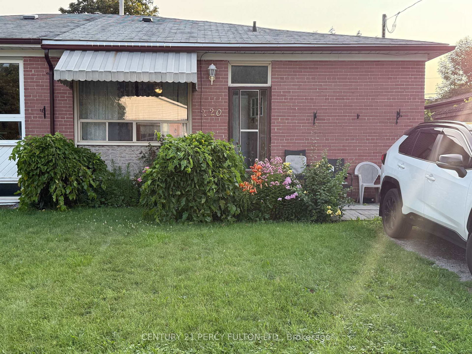 220-rosedale-drive-whitby-ontario-e13627462