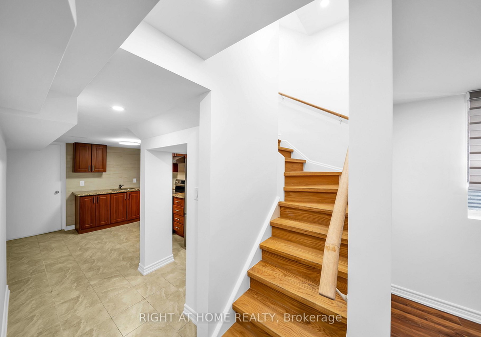 2387-kentucky-derby-way-oshawa-ontario-e13627978