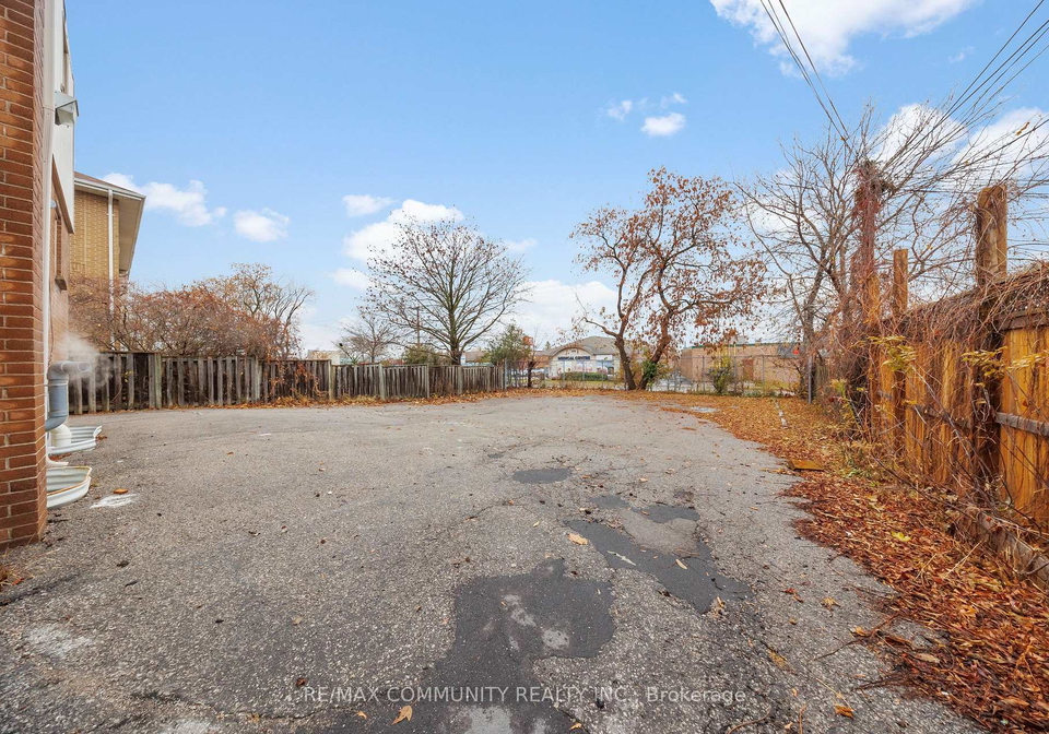 383-buena-vista-avenue-oshawa-ontario-e13628348