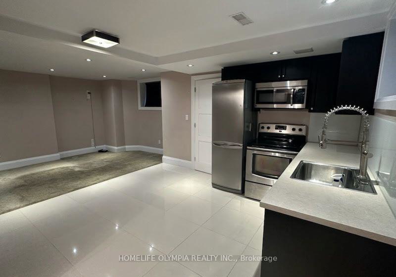 64-four-oaks-gate-toronto-east-york-ontario-e13628834