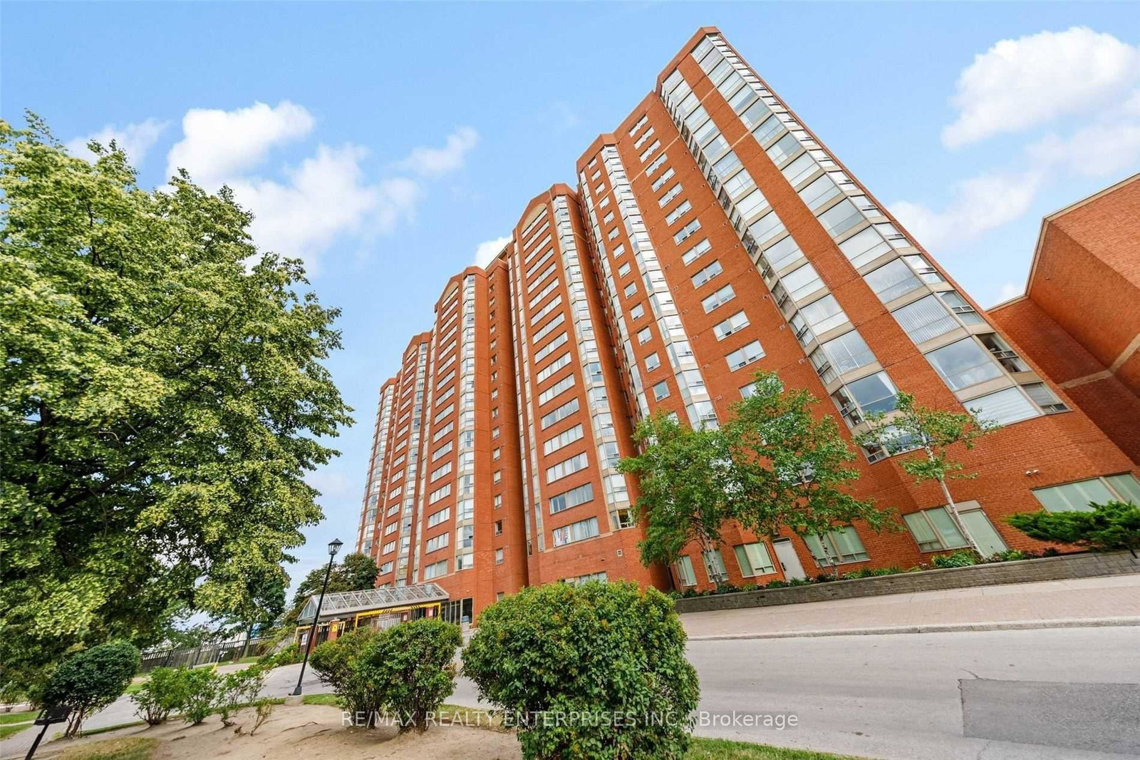 2466-eglinton-avenue-e-toronto-scarborough-ontario-e13628948