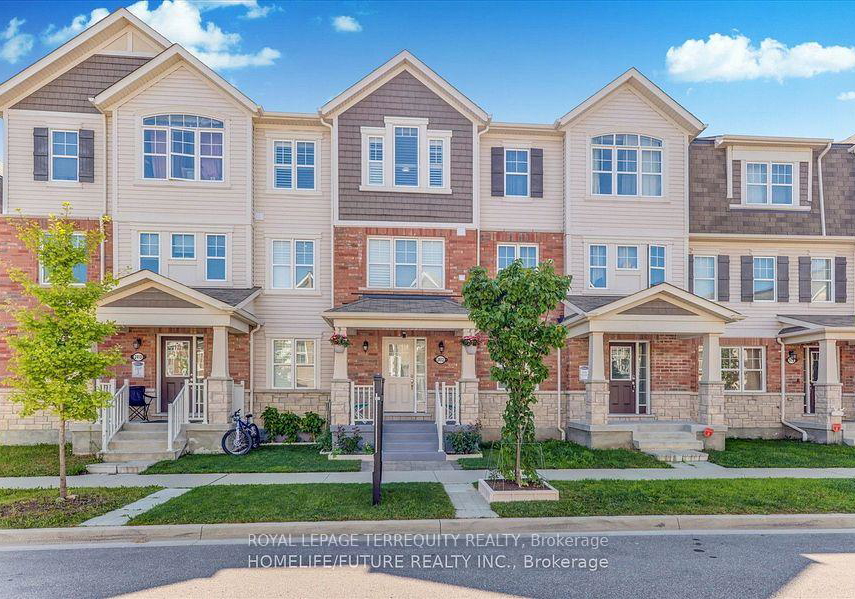 2412-fall-harvest-crescent-pickering-ontario-e13629022