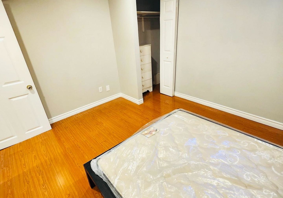 15-saintsbury-square-toronto-scarborough-ontario-e13629226