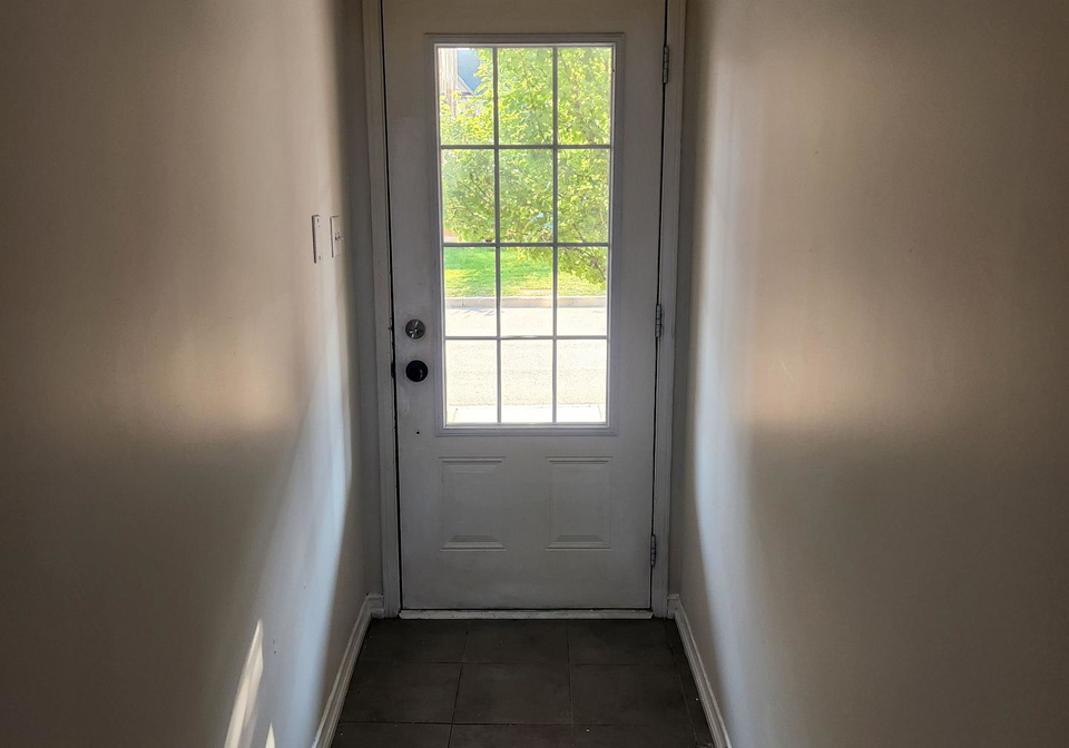2564-bromus-path-oshawa-ontario-e13629670