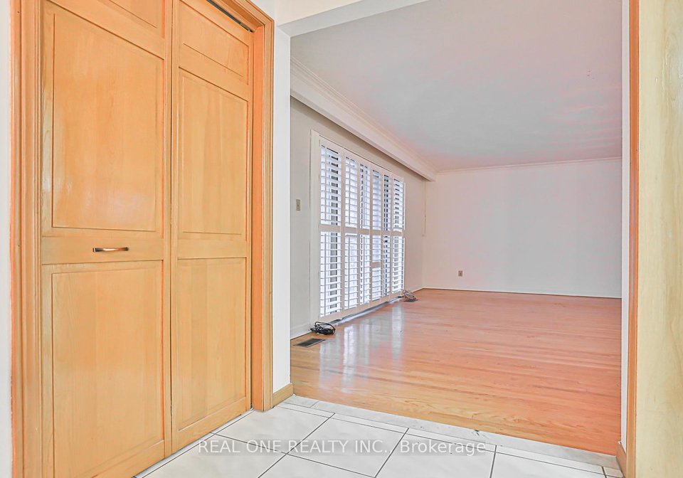 9-sesame-street-toronto-scarborough-ontario-e13629892