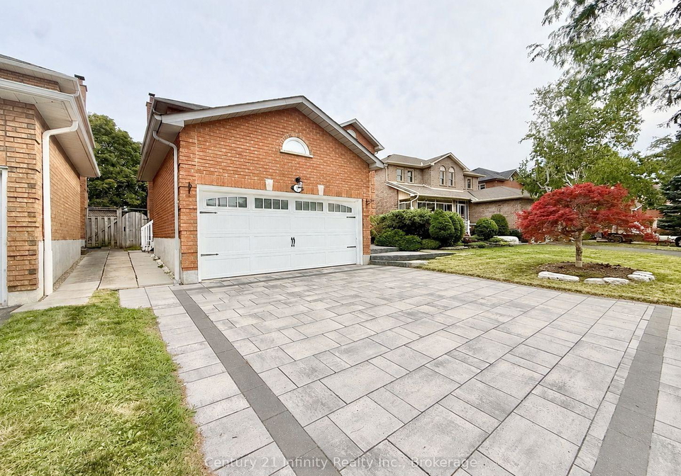 11-meadowglen-drive-whitby-ontario-e13630036