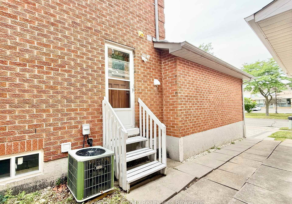 11-meadowglen-drive-whitby-ontario-e13630036