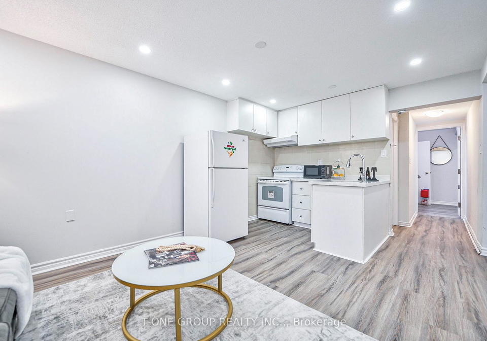 18-castle-hill-drive-toronto-scarborough-ontario-e13630824