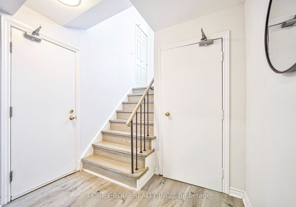 18-castle-hill-drive-toronto-scarborough-ontario-e13630824
