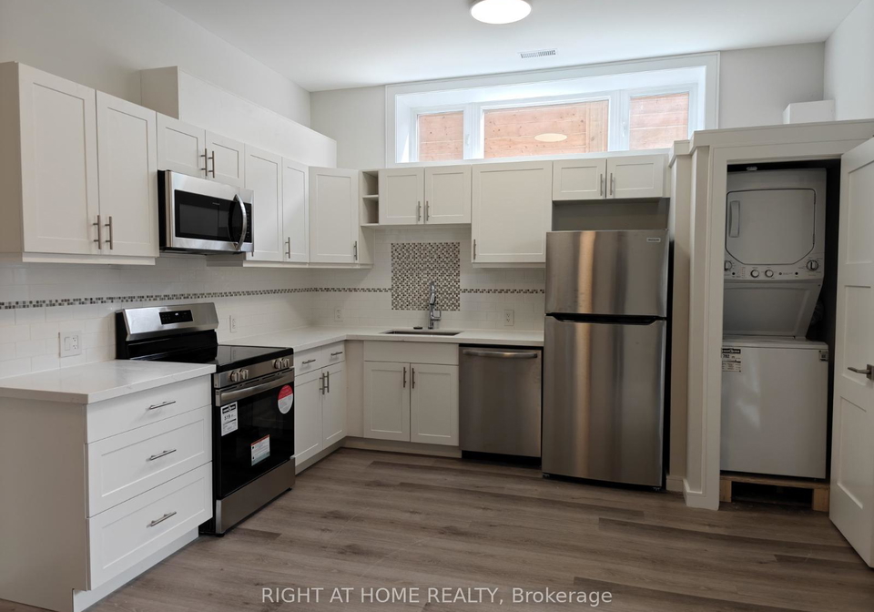3515-st-clair-avenue-e-toronto-scarborough-ontario-e13630896