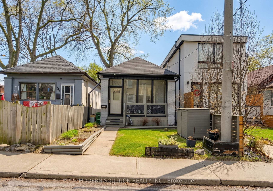 741-milverton-boulevard-toronto-east-york-ontario-e13631214