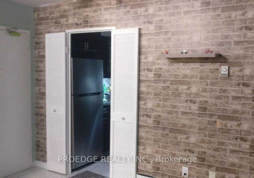 5-massey-square-toronto-east-york-ontario-e13631566