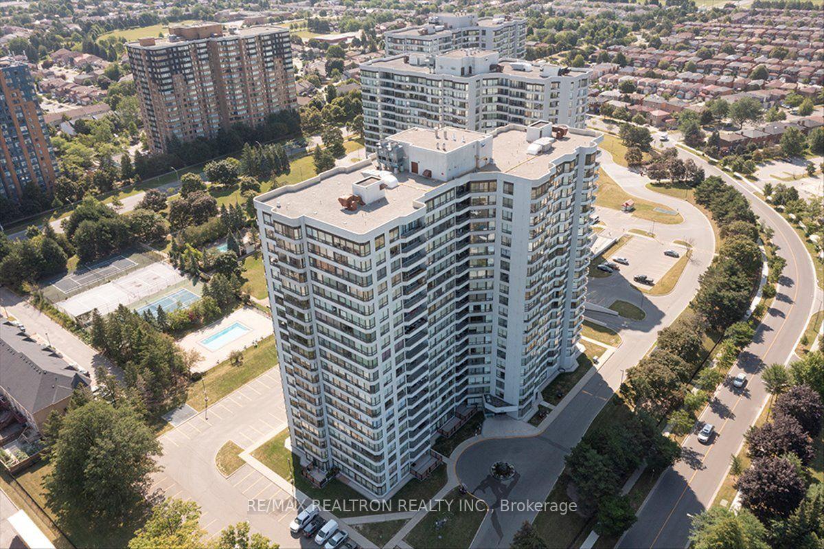 300-alton-towers-circle-toronto-scarborough-ontario-e13632310