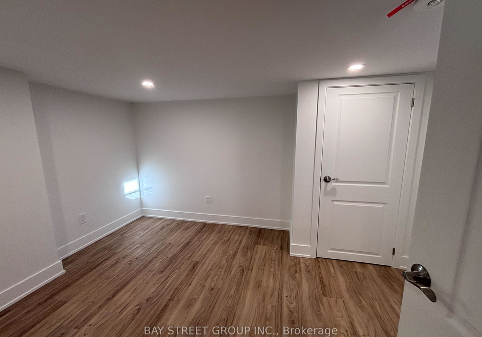 1311-pape-avenue-n-toronto-east-york-ontario-e13632340