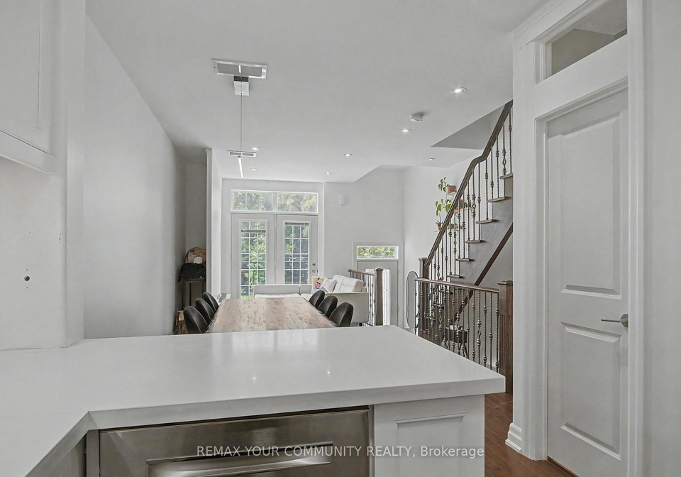 1079-broadview-avenue-toronto-east-york-ontario-e13632754