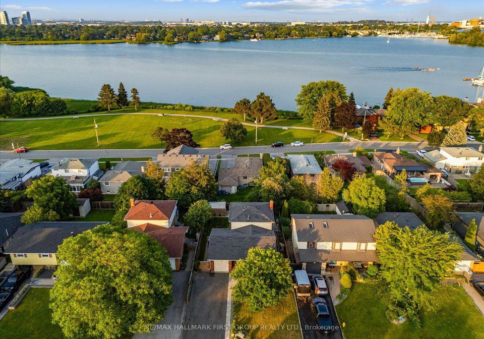 721-leaside-street-pickering-ontario-e13633294