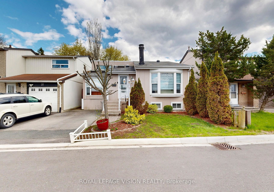 39-lucas-lane-ajax-ontario-e13633376