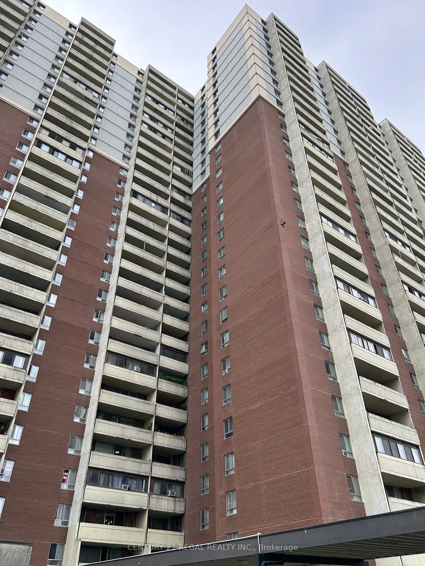 5-massey-square-toronto-east-york-ontario-e13633540