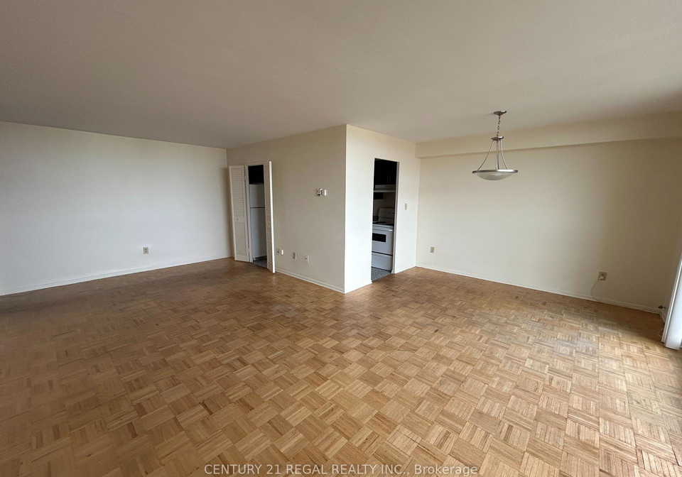 5-massey-square-toronto-east-york-ontario-e13633540