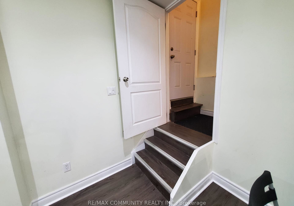 4-elliottglen-drive-ajax-ontario-e13633728