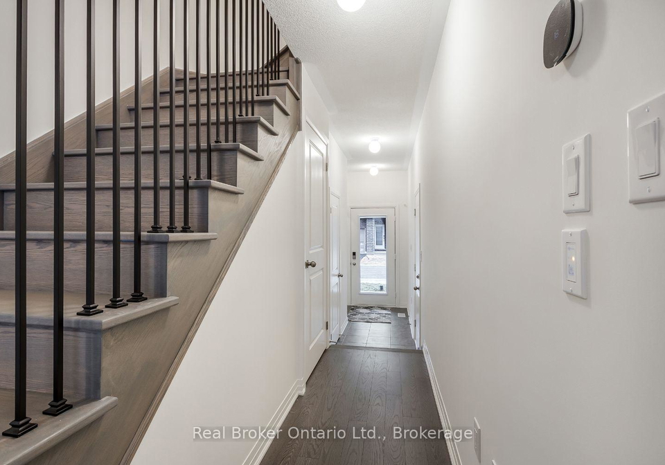 79-caspian-square-clarington-ontario-e13634074