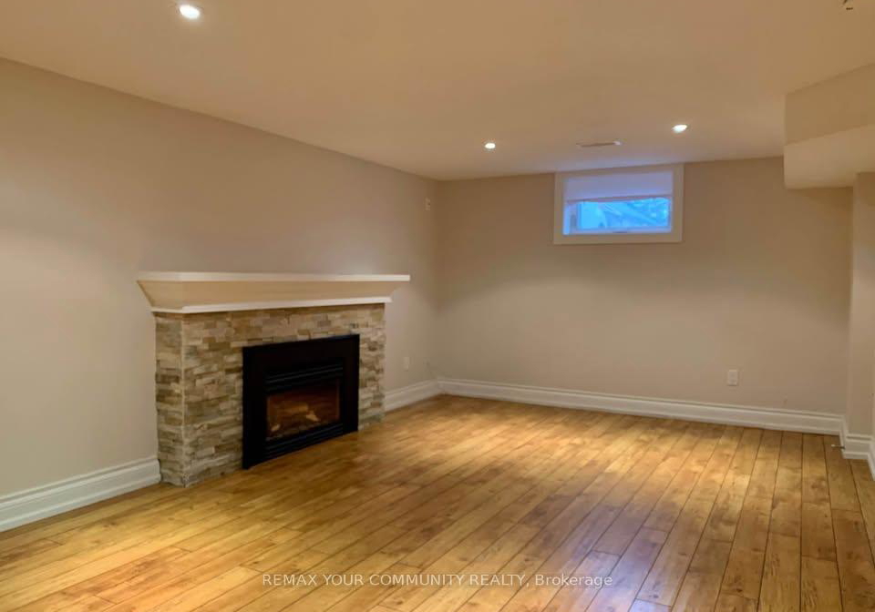 16-coxwell-boulevard-toronto-east-york-ontario-e13634170