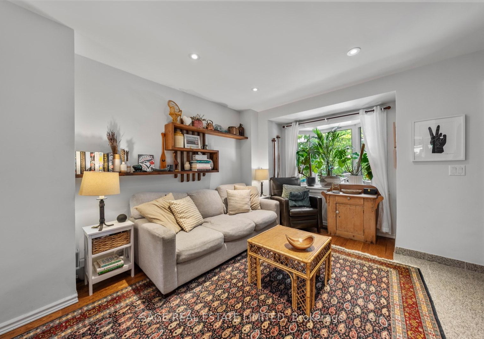 1084-pape-avenue-toronto-east-york-ontario-e13634232