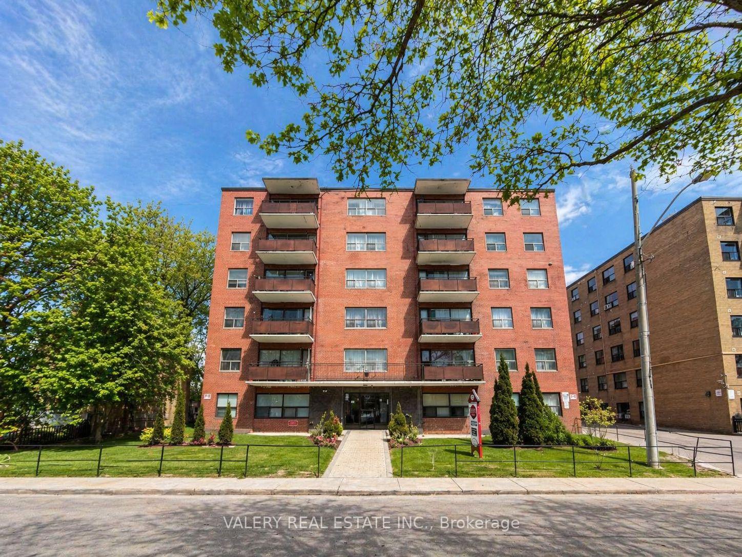 11-glenburn-avenue-toronto-east-york-ontario-e13634358