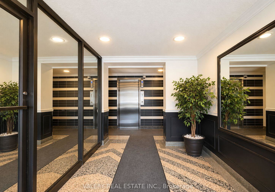 11-glenburn-avenue-toronto-east-york-ontario-e13634358