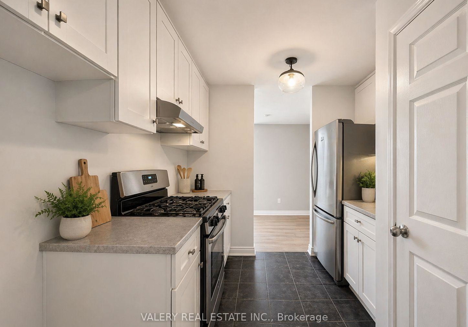 11-glenburn-avenue-toronto-east-york-ontario-e13634358