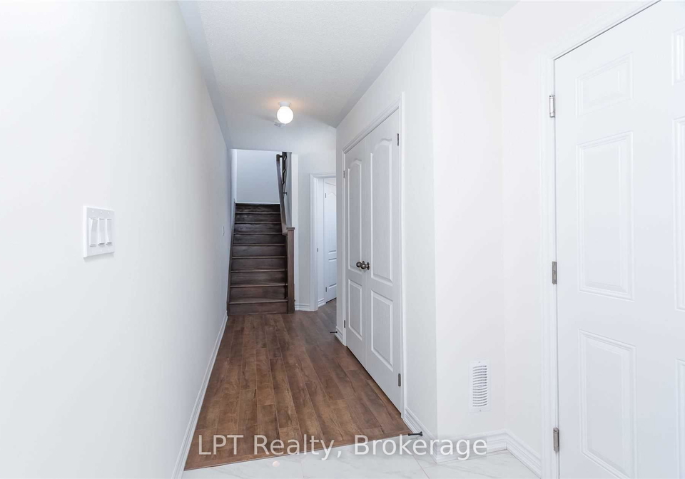 15-honey-crisp-lane-clarington-ontario-e13635286
