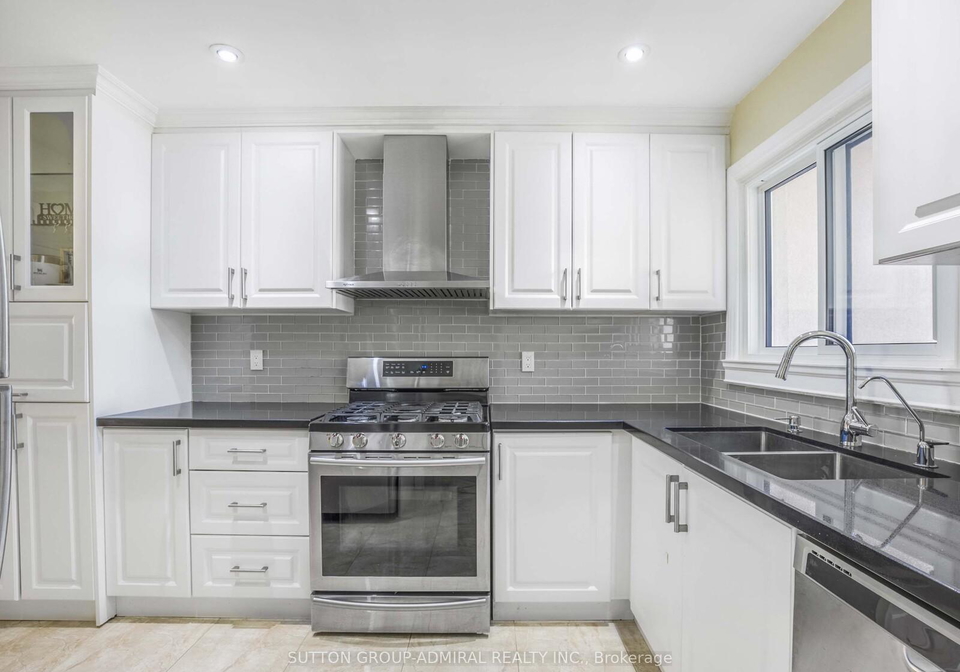 1980-faylee-crescent-pickering-ontario-e13635890