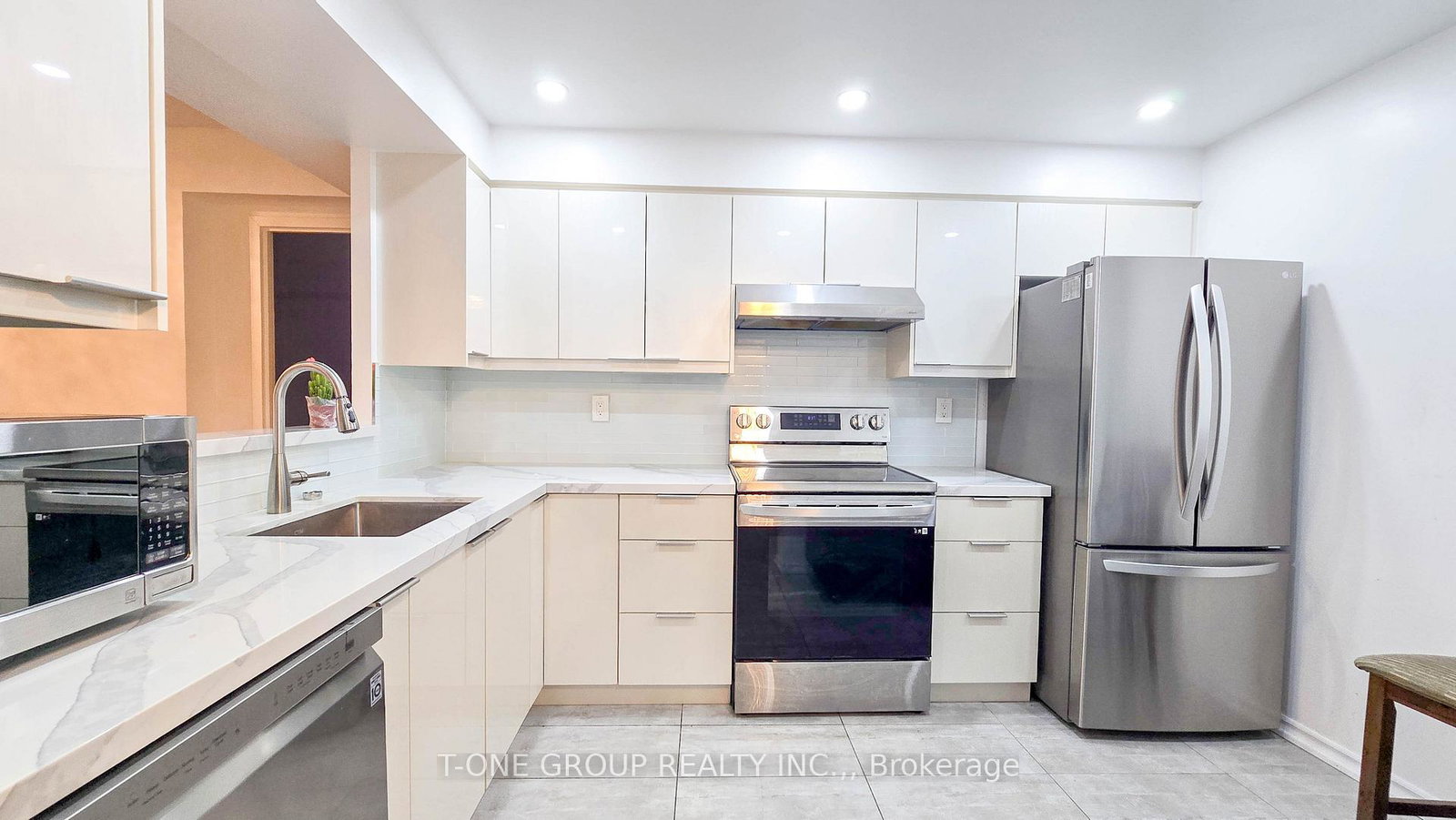 4725-sheppard-avenue-e-toronto-scarborough-ontario-e13636358