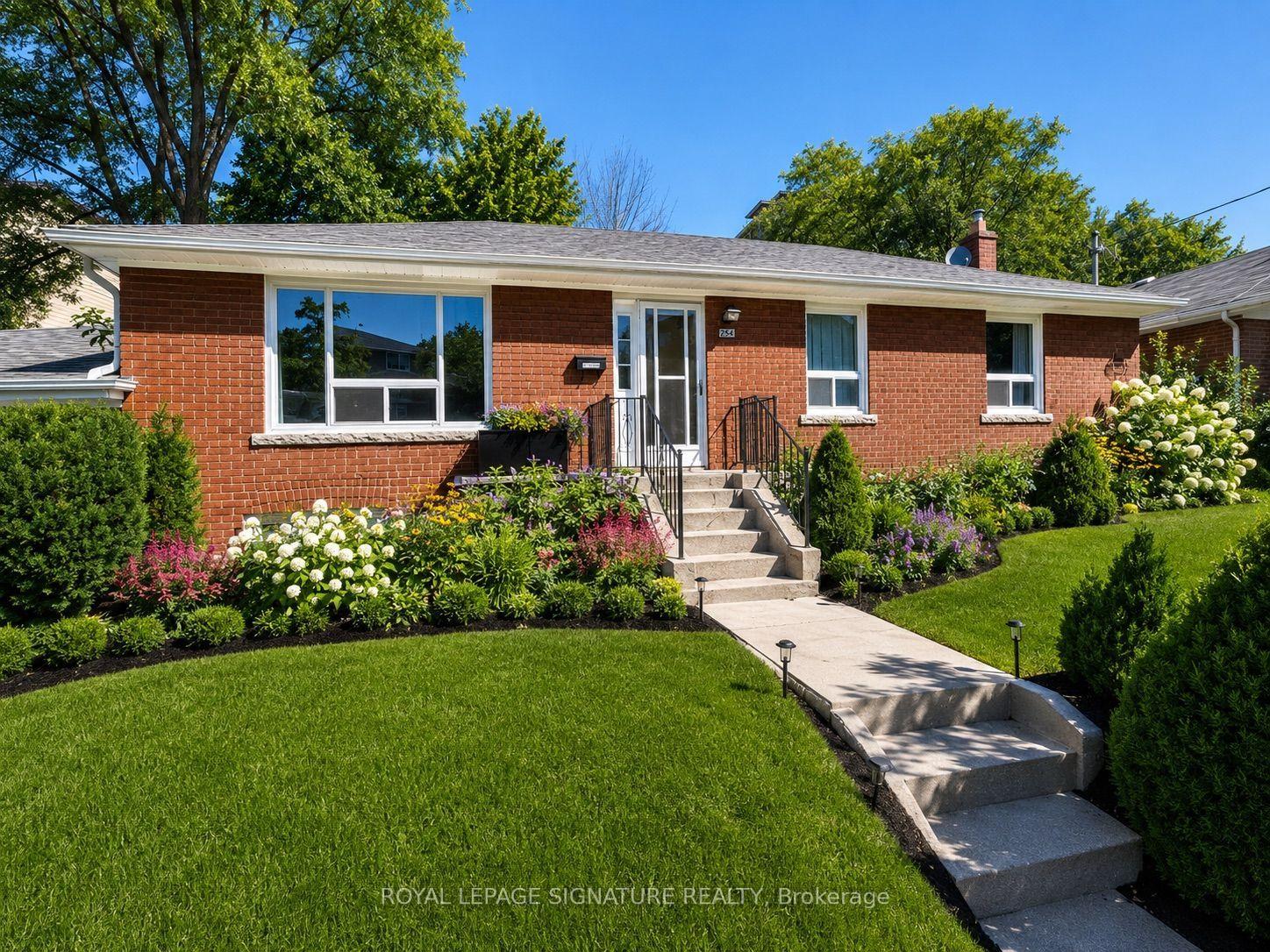 256-ferris-road-toronto-east-york-ontario-e13636372