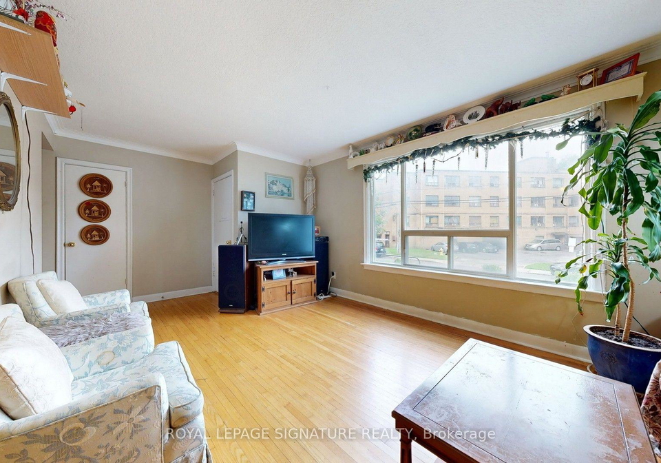 256-ferris-road-toronto-east-york-ontario-e13636372