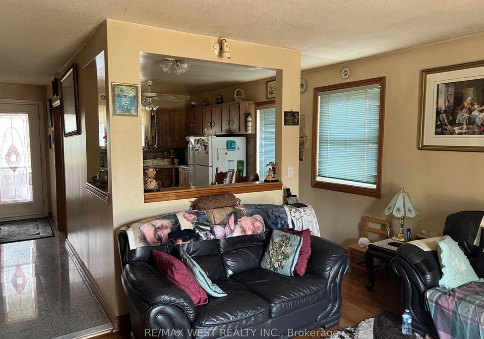 20-billingsgate-crescent-ajax-ontario-e13636568