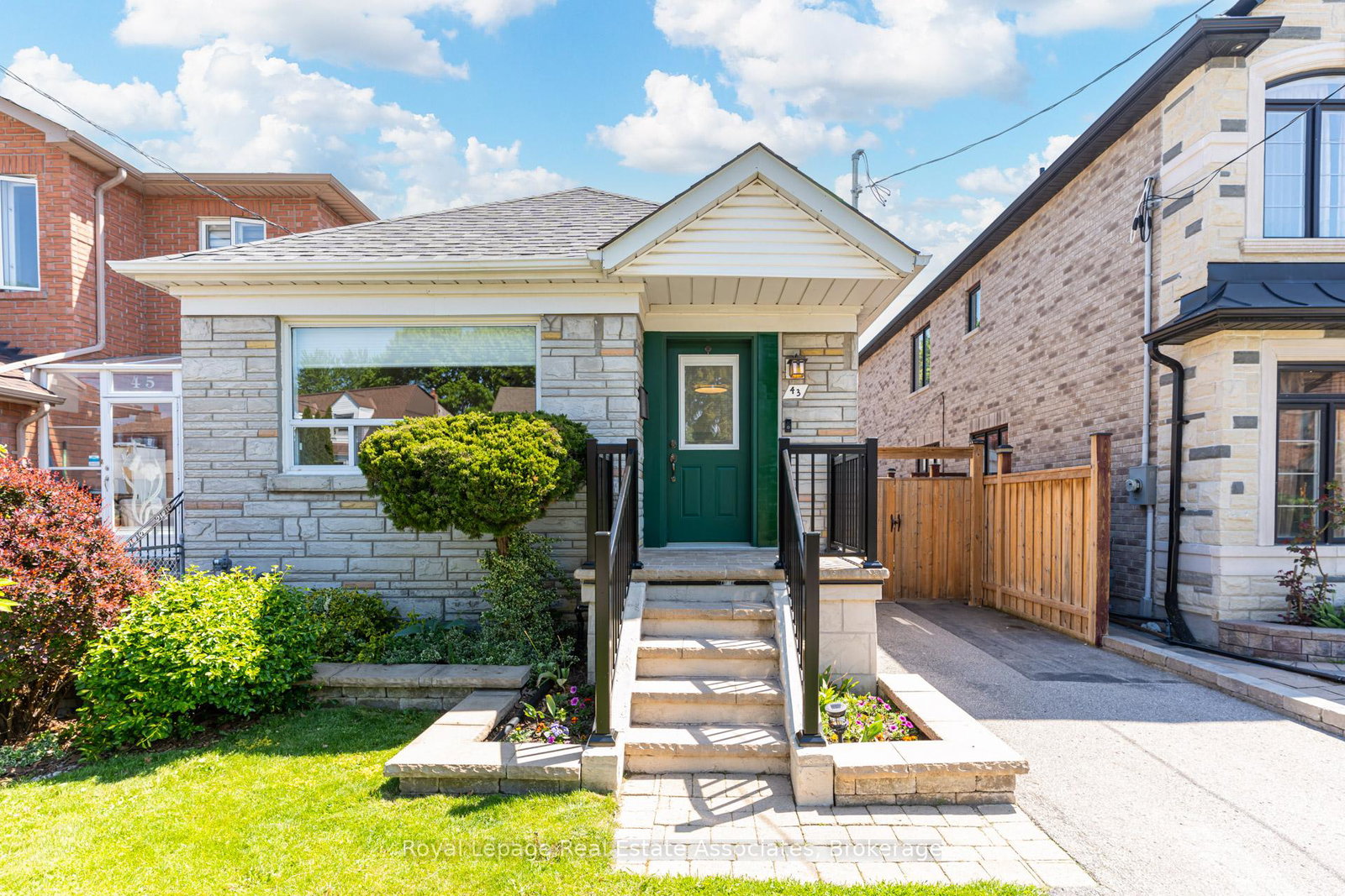 43-heale-avenue-toronto-scarborough-ontario-e13636866