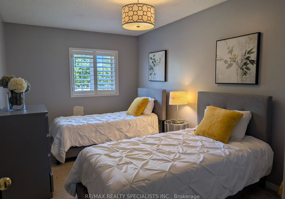 20-thorp-crescent-ajax-ontario-e13637440