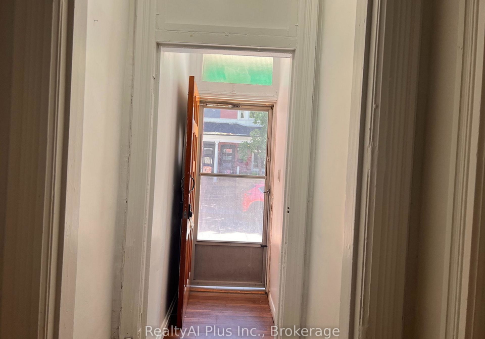 182-boulton-avenue-toronto-toronto-ontario-e13637824