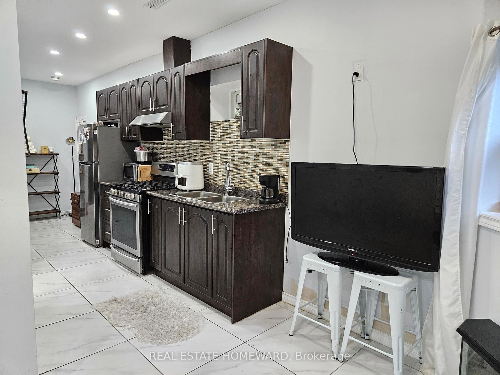 141-coxwell-avenue-toronto-toronto-ontario-e13638068