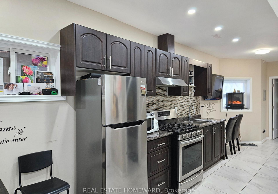 141-coxwell-avenue-toronto-toronto-ontario-e13638068