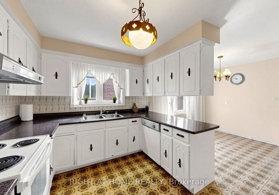 20-torrens-avenue-toronto-east-york-ontario-e13638278