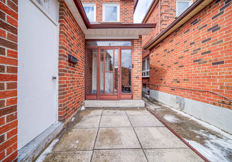 4-treerun-avenue-toronto-scarborough-ontario-e13639044