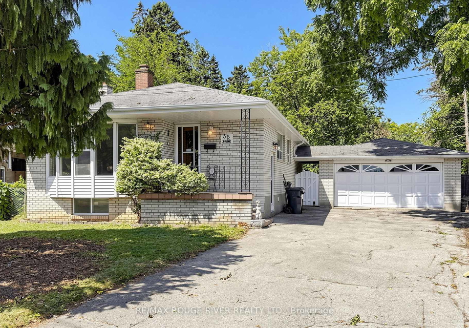 38-lombardy-crescent-toronto-scarborough-ontario-e13639058