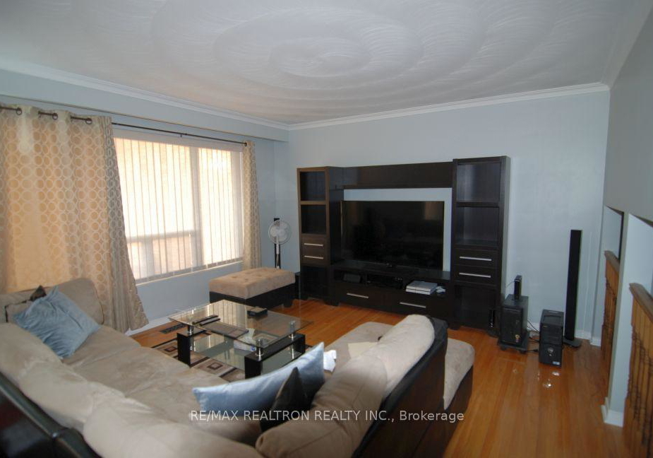 89-dolly-varden-boulevard-toronto-scarborough-ontario-e13639614
