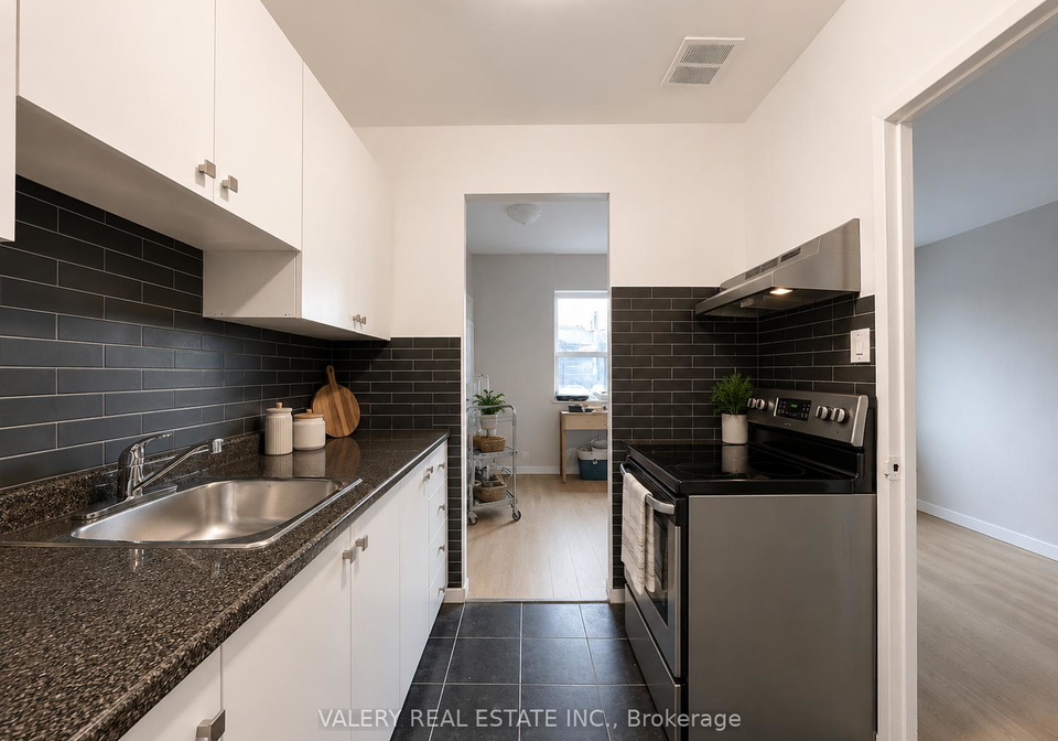1725-lawrence-avenue-e-toronto-scarborough-ontario-e13640302