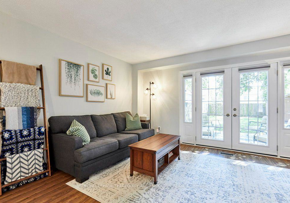 831-gentry-crescent-oshawa-ontario-e13640470