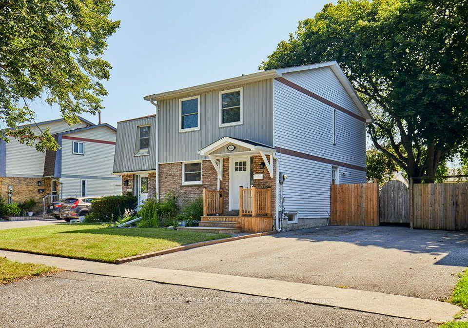 831-gentry-crescent-oshawa-ontario-e13640470