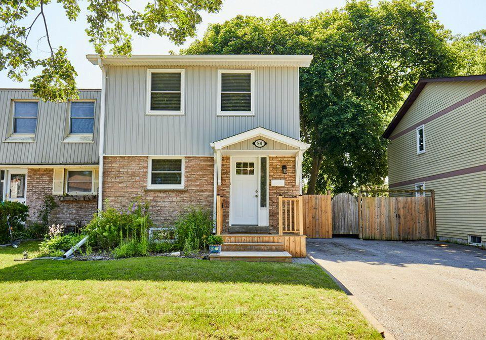 831-gentry-crescent-oshawa-ontario-e13640470